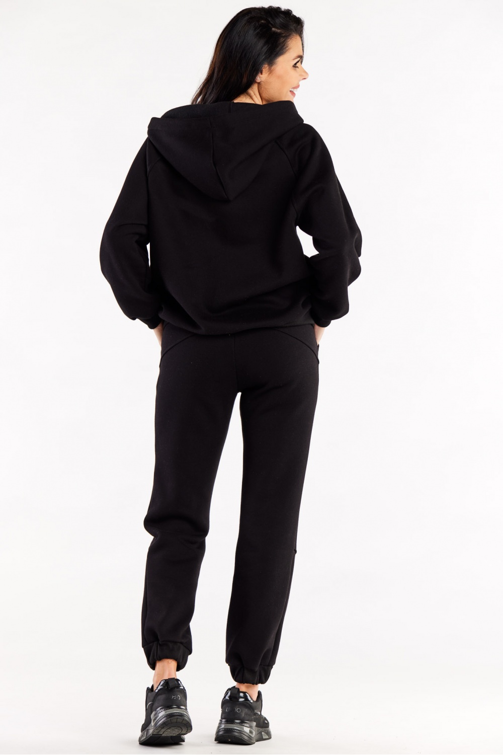 Spodnie Dresowe Model M325 Black - Infinite You - obrazek 3