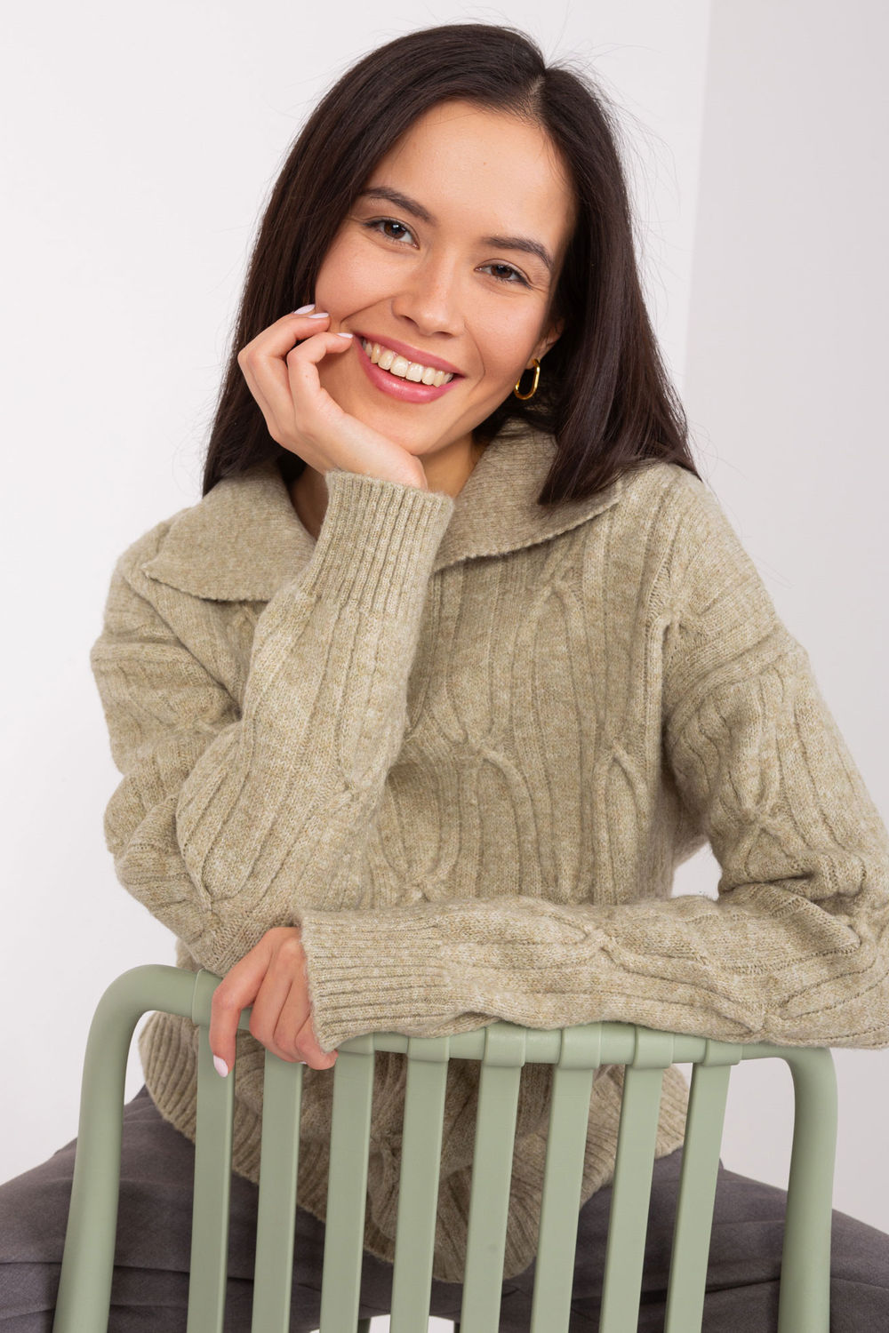Sweter Damski Model AT-SW-2349-2.27 Khaki - AT - obrazek 4