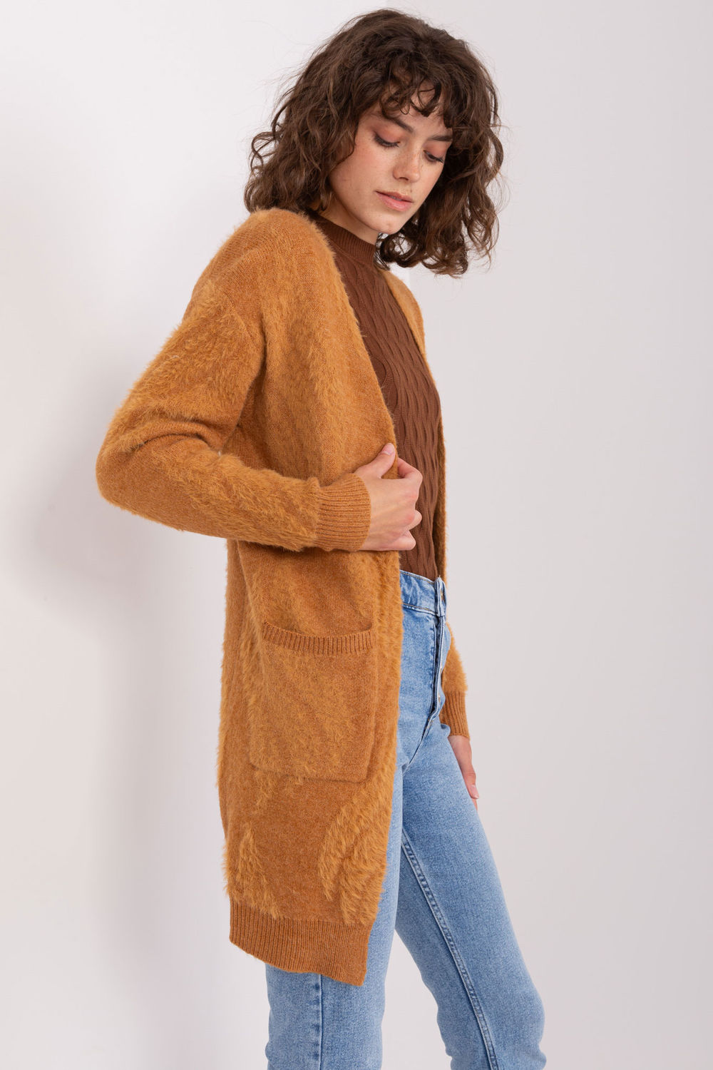Sweter Kardigan Model AT-SW-234501.00P Camel - AT - obrazek 2