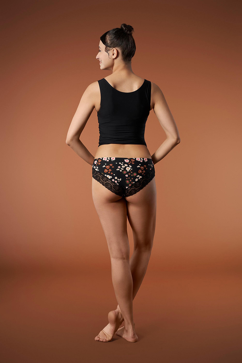 Figi Model Cheekie Peggy Brown - Julimex - obrazek 2