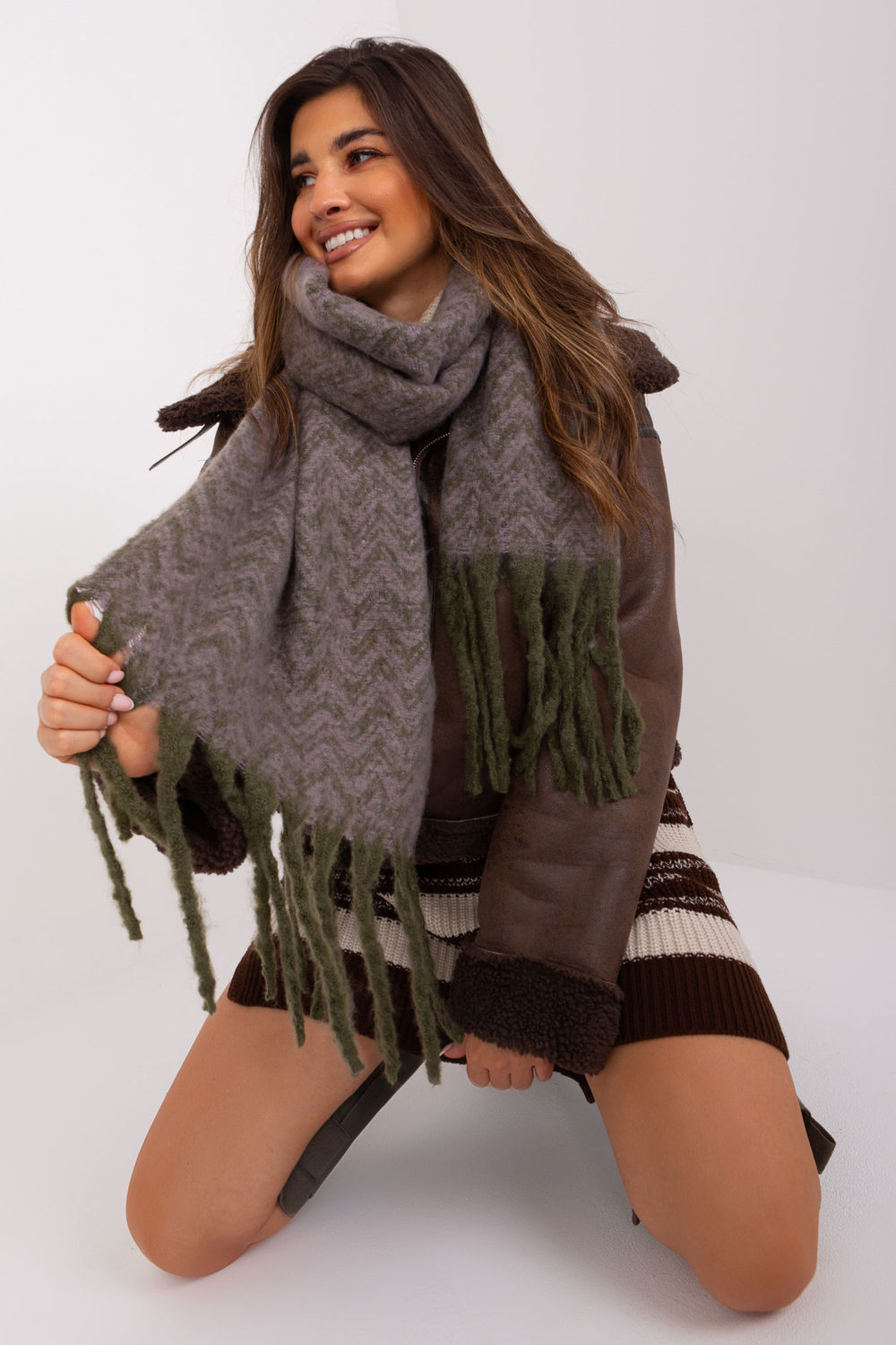 Szalik Model AT-SZ-23125.75 Khaki - AT - obrazek 2