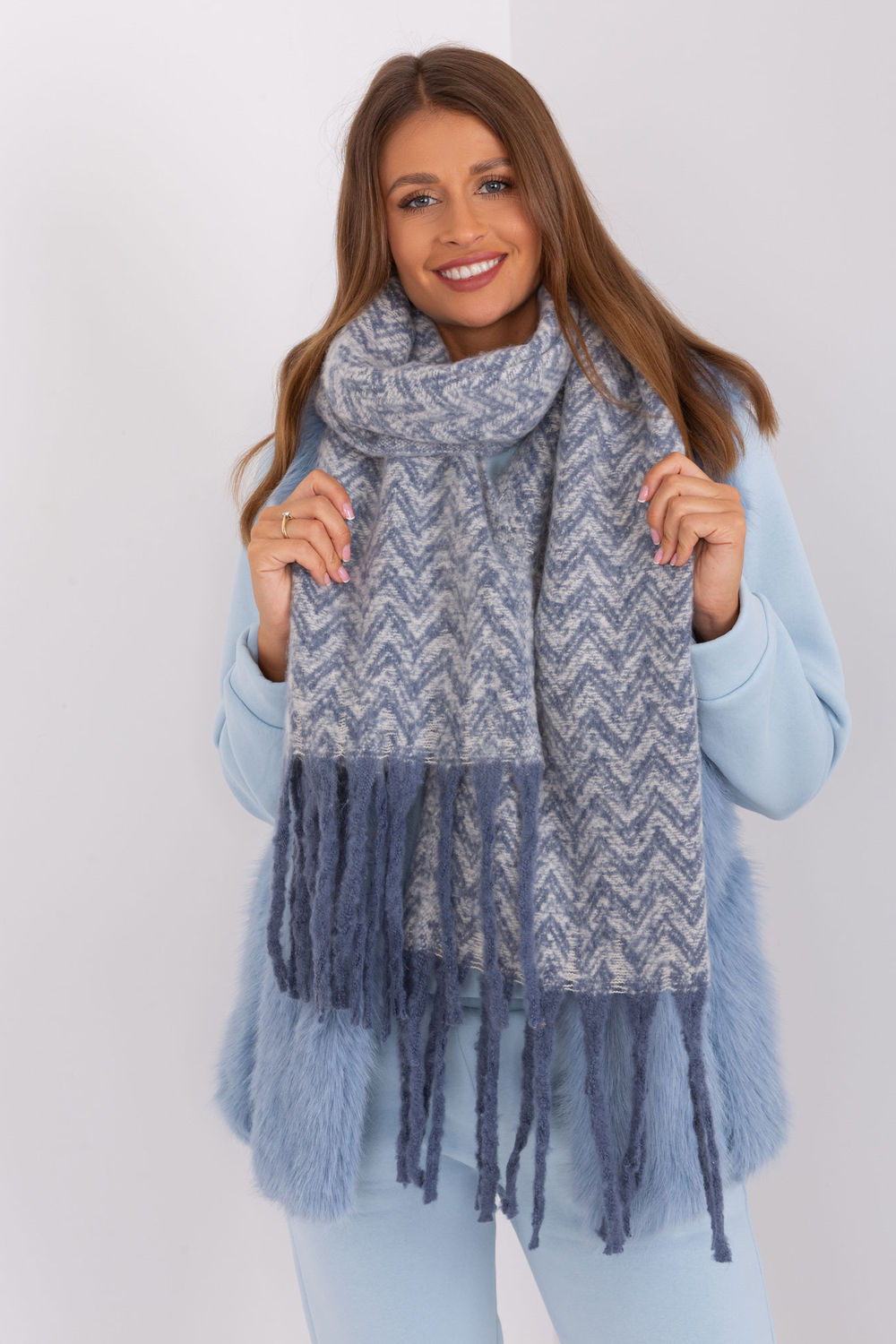 Szalik Model AT-SZ-23125.75 White/Blue - AT - obrazek 2