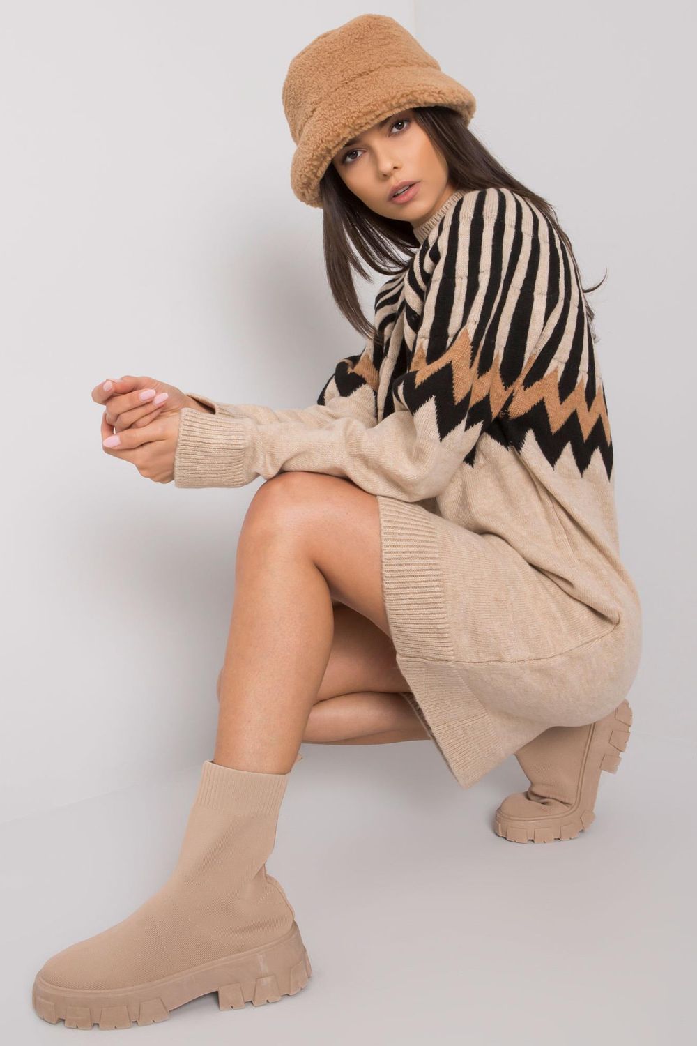 Sukienka Model LC-SK-0098.37X Beige - Rue Paris - obrazek 4