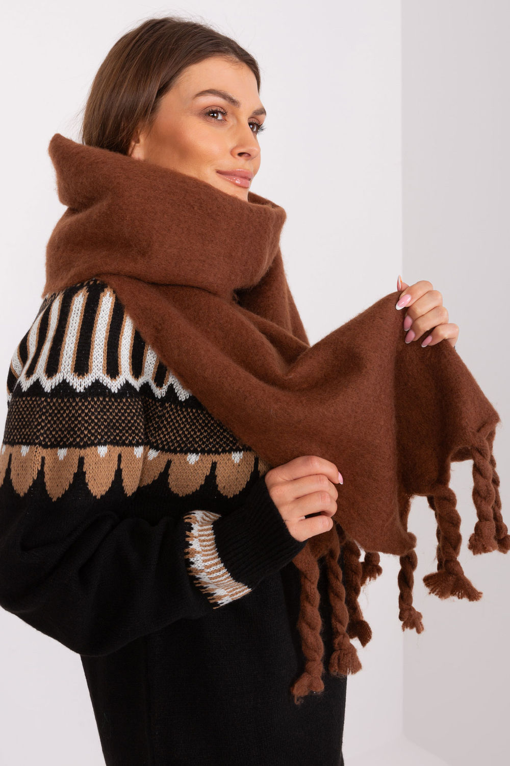 Szalik Model AT-SZ-2313502.76P Brown - AT - obrazek 2