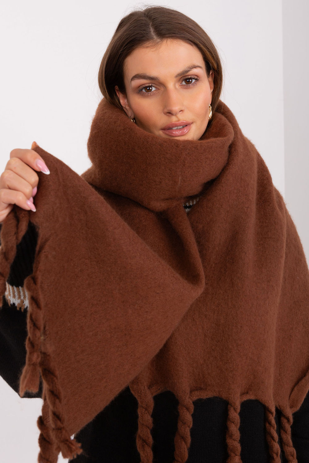 Szalik Model AT-SZ-2313502.76P Brown - AT - obrazek 4