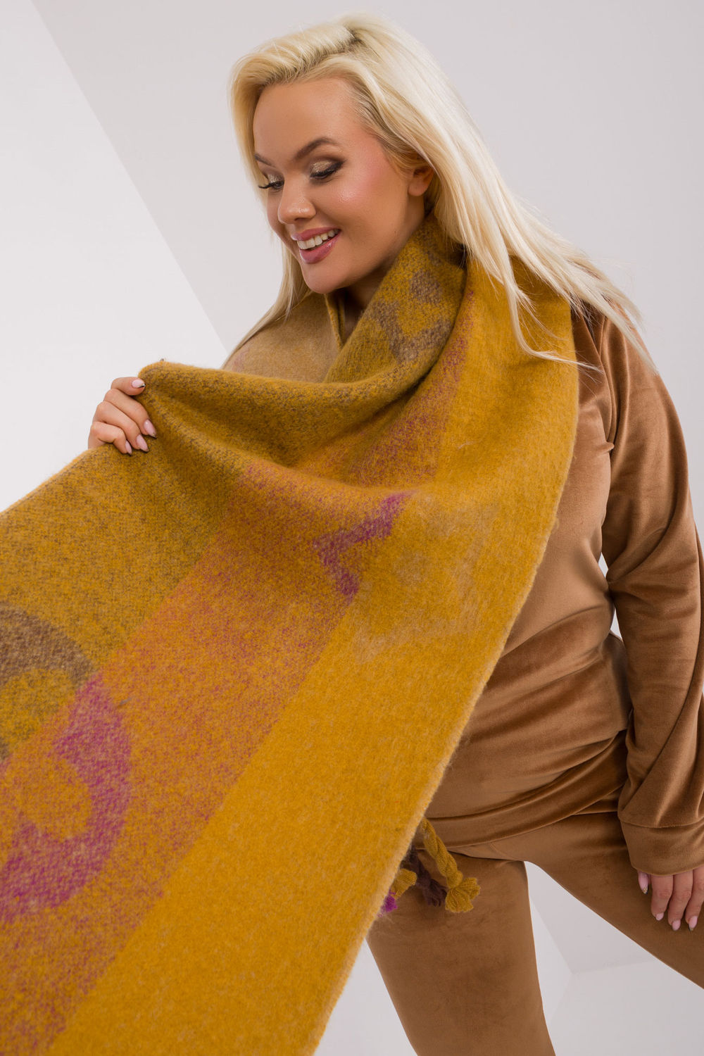 Szalik Model AT-SZ-2316.01P Dark Yellow - AT - obrazek 4