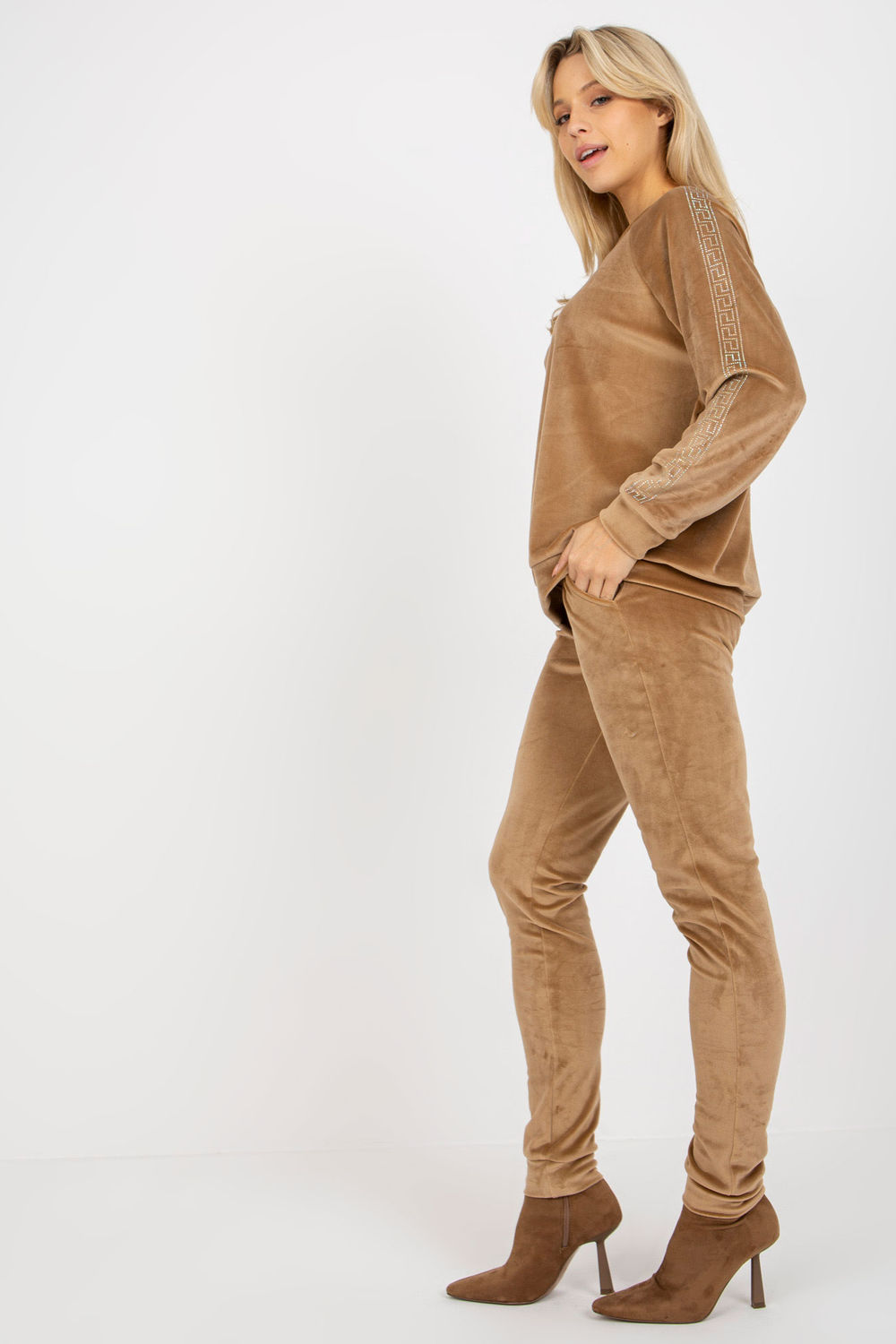 Spodnie Komplet Model RV-KMPL-8436.40 Camel - Relevance - obrazek 3