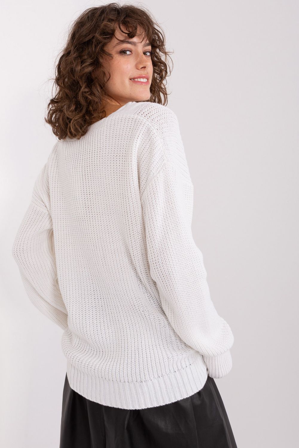 Sweter Damski Model BA-SW-8028.32 Ecru - Badu - obrazek 3
