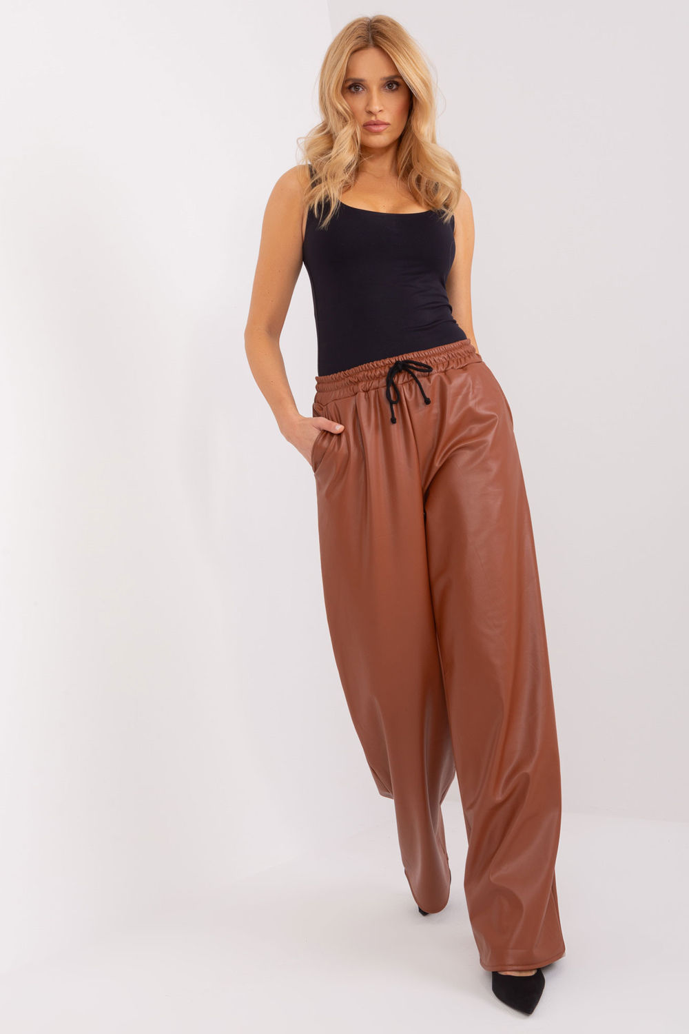 Spodnie Damskie Model LK-SP-509453.47 Light Brown - Lakerta - obrazek 4