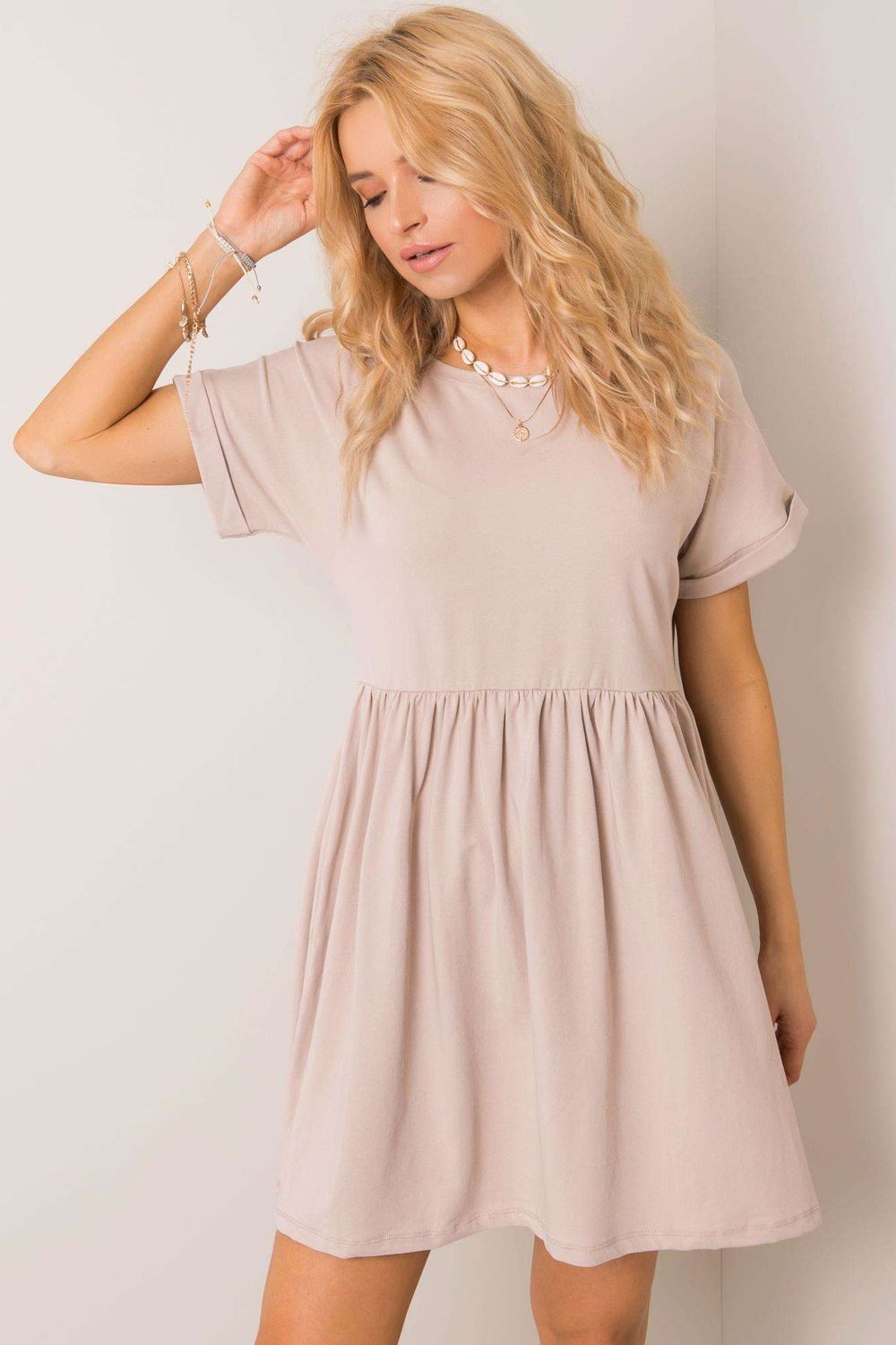 Sukienka Model RV-SK-5672.03P Beige - Rue Paris - obrazek 2