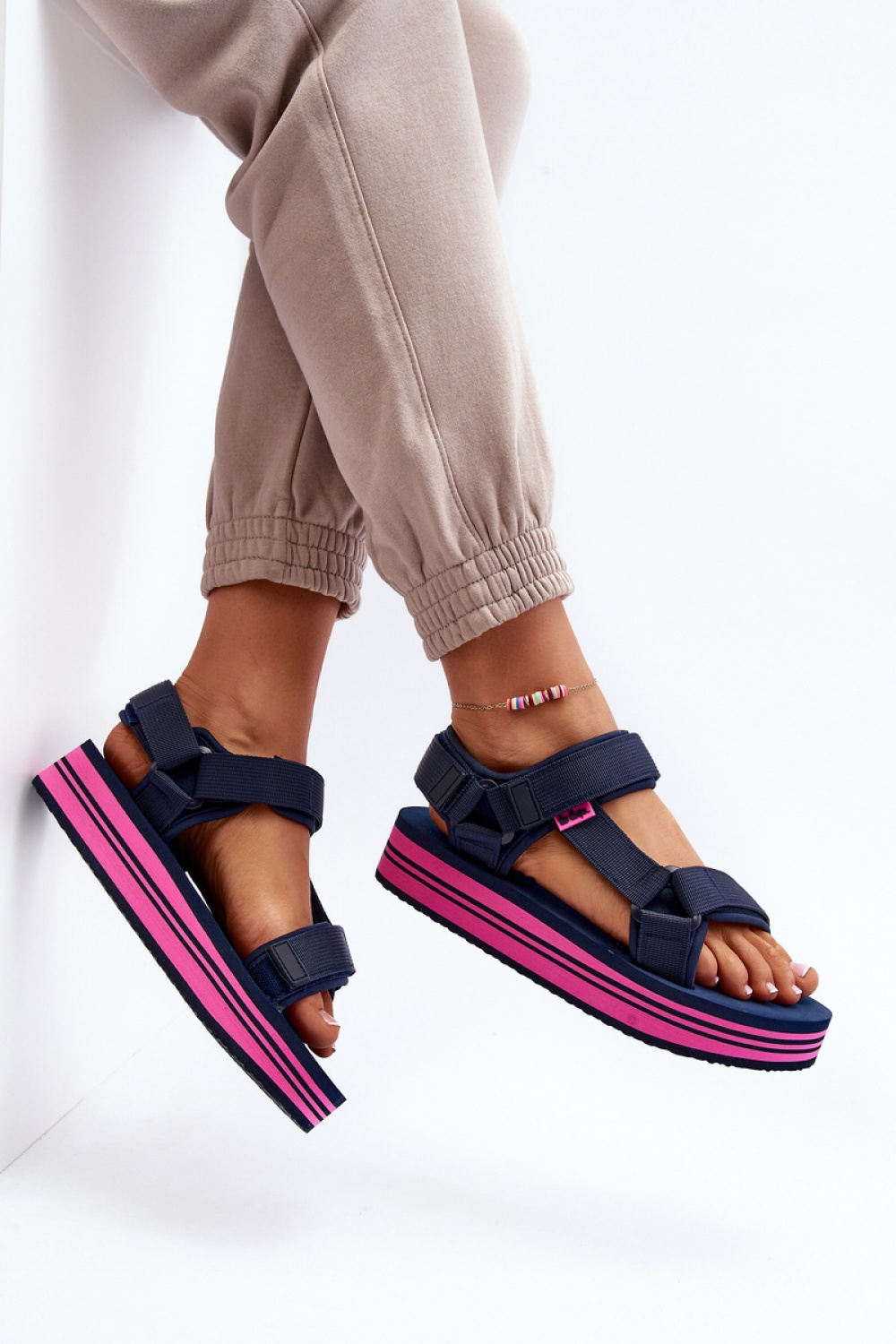 Sandały Model Lee Cooper LCW-24-05-2754L Navy/Fuksja - Step in style - obrazek 3