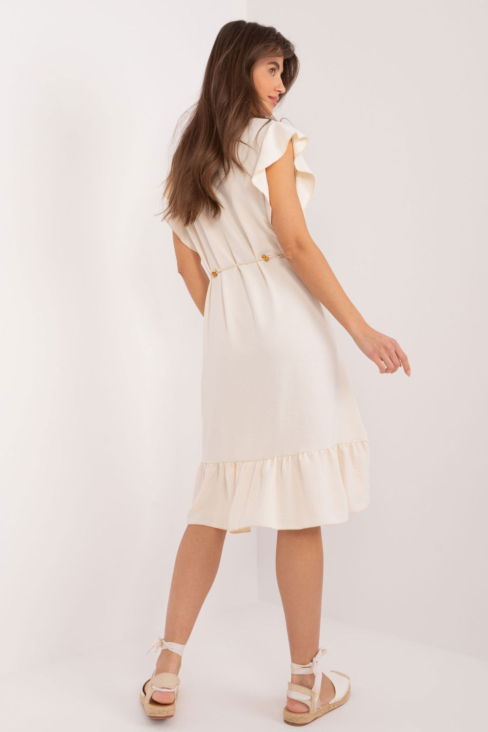Sukienka Model DHJ-SK-8921.21 Light Beige - Italy Moda - obrazek 3