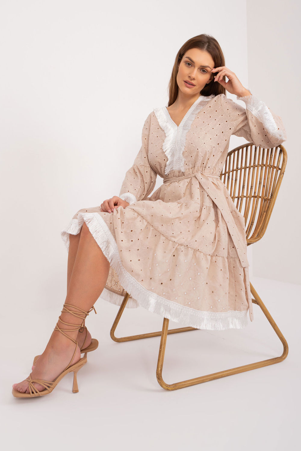 Sukienka Model LK-SK-509606.70 Beige - Lakerta - obrazek 2