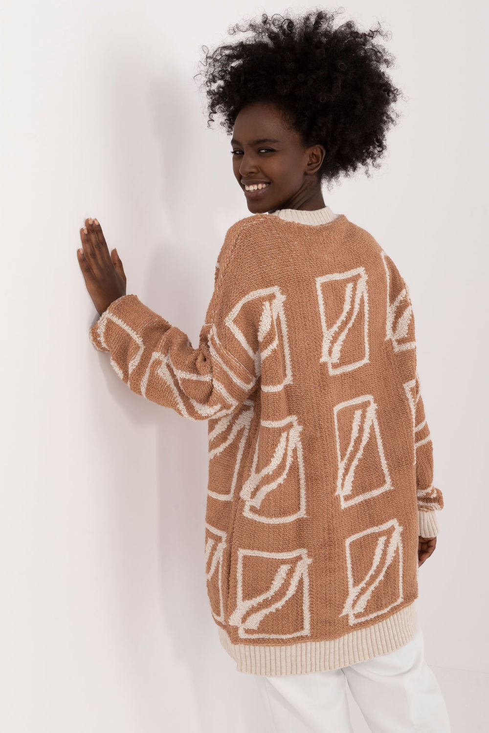 Sweter Damski Model BA-SW-0277.02 Camel - Badu - obrazek 3
