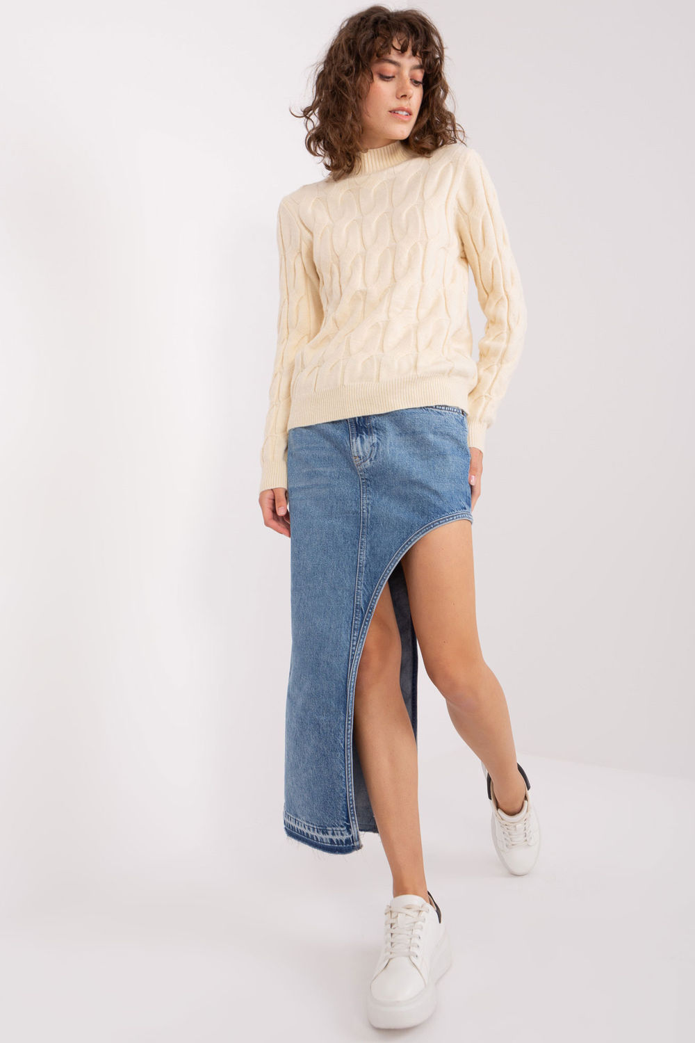 Sweter Damski Model AT-SW-2235.00P Light Beige - AT - obrazek 2