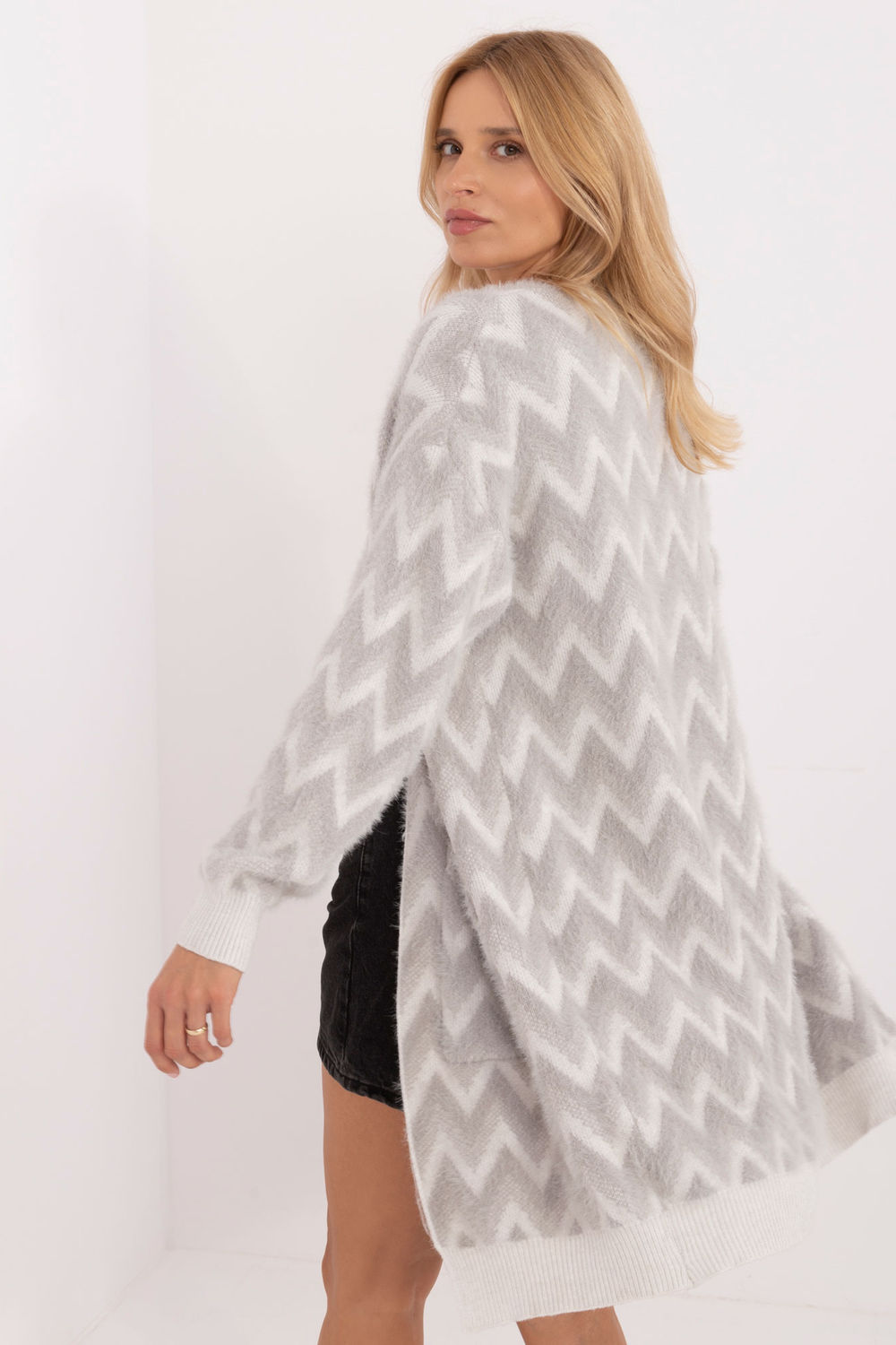 Sweter Kardigan Model AT-SW-2340-A.00 Grey - AT - obrazek 2