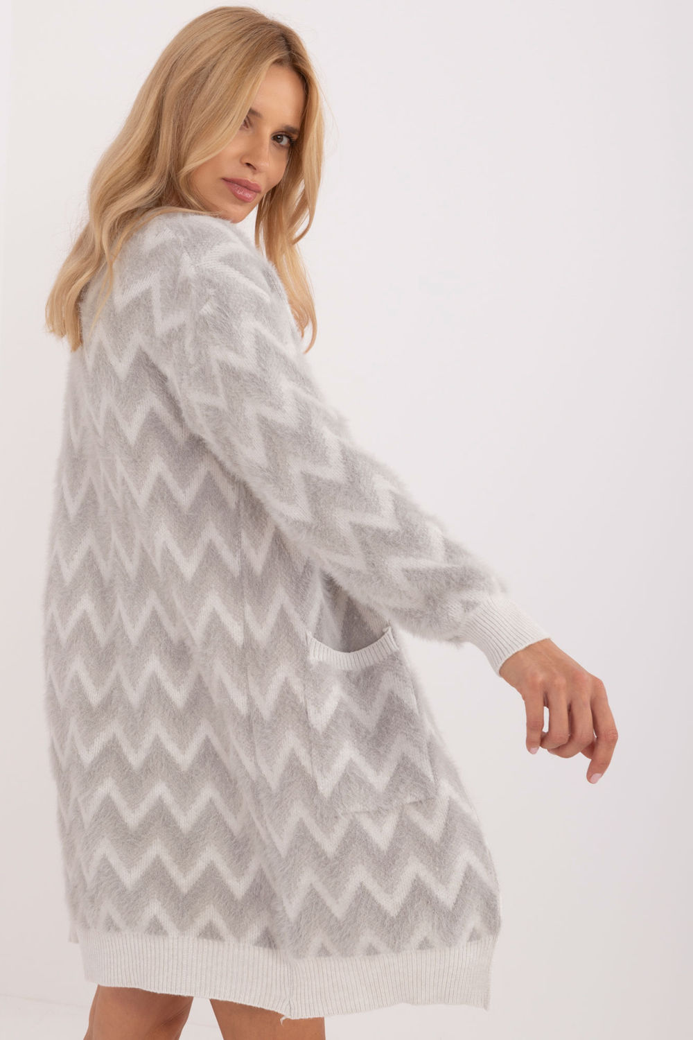 Sweter Kardigan Model AT-SW-2340-A.00 Grey - AT - obrazek 3
