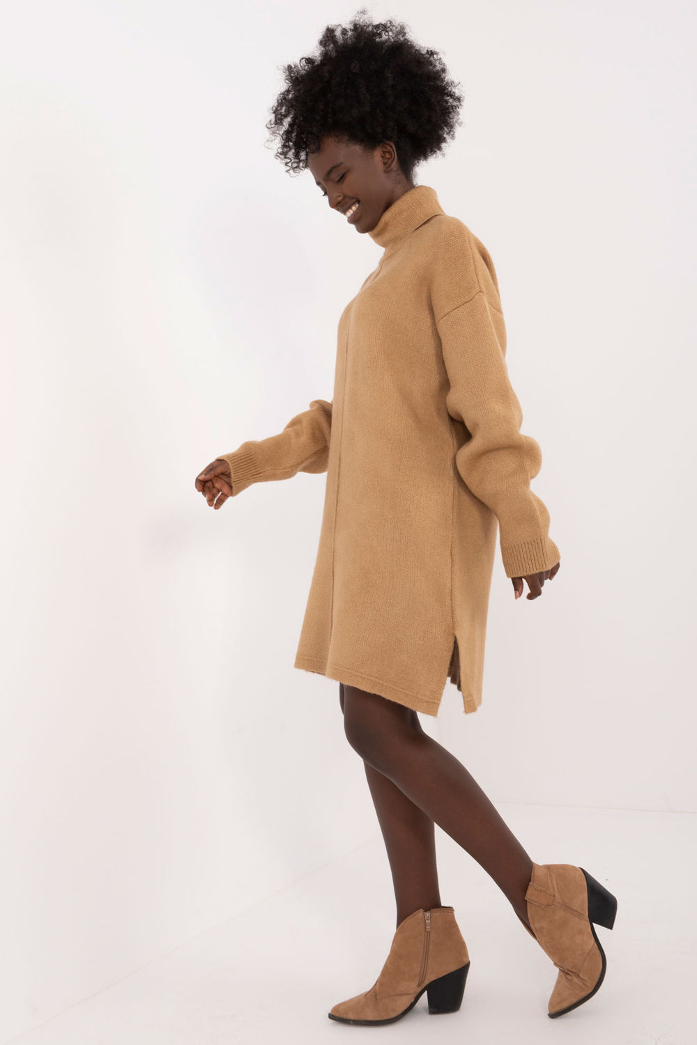 Sukienka Model BA-SK-0547.99 Camel - Badu - obrazek 2