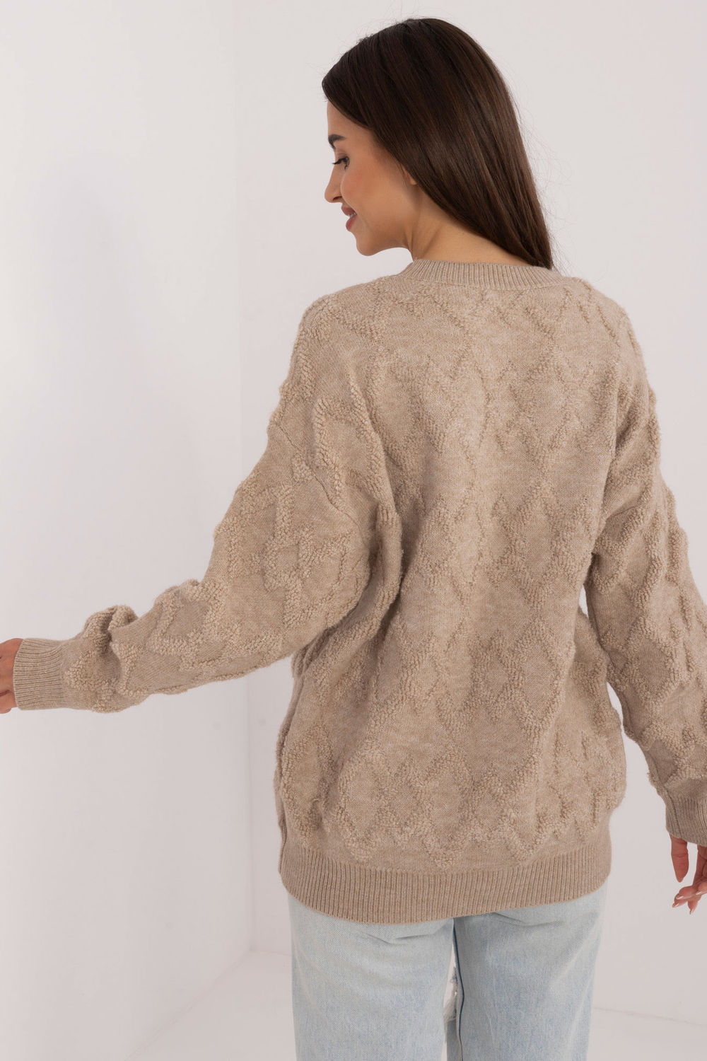 Sweter Damski Model AT-SW-2361.61 Beige - AT - obrazek 3