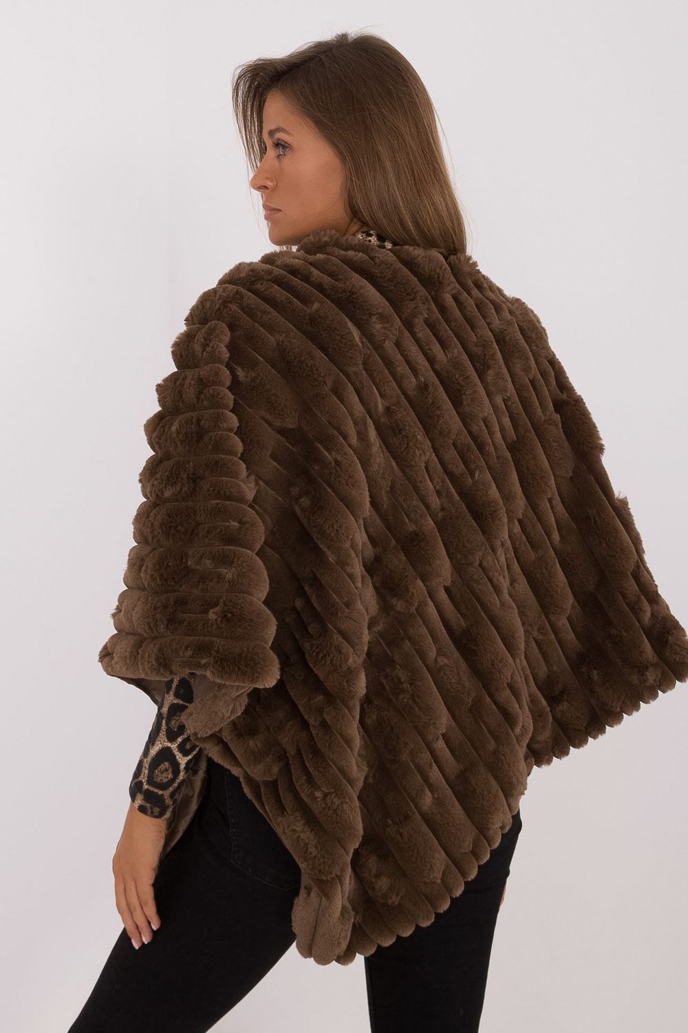 Sweter Ponczo Model AT-PN-2347.88 Dark Brown - AT - obrazek 3