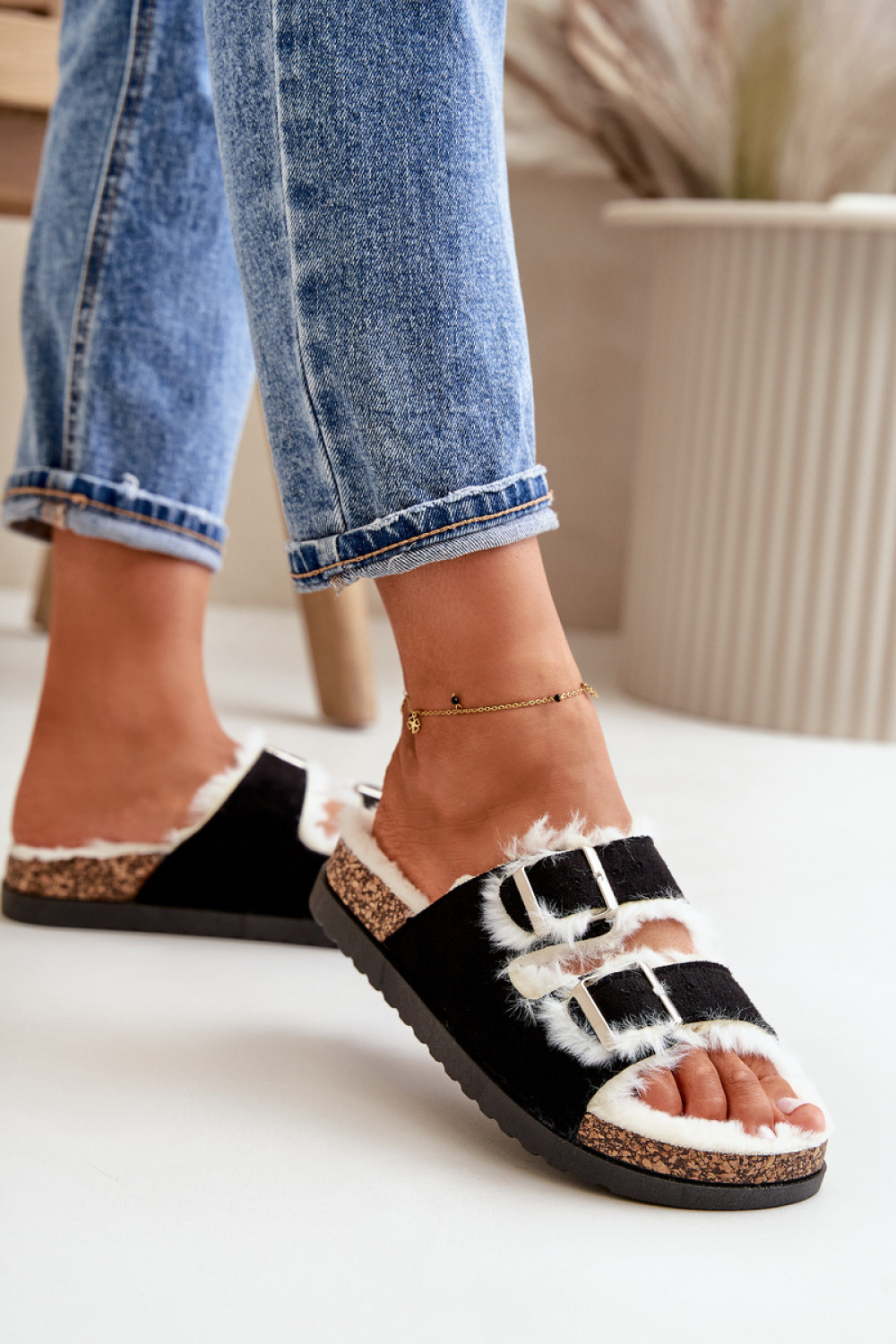 Kapcie Model Ezilena WSL-200 Black - Step in style - obrazek 3