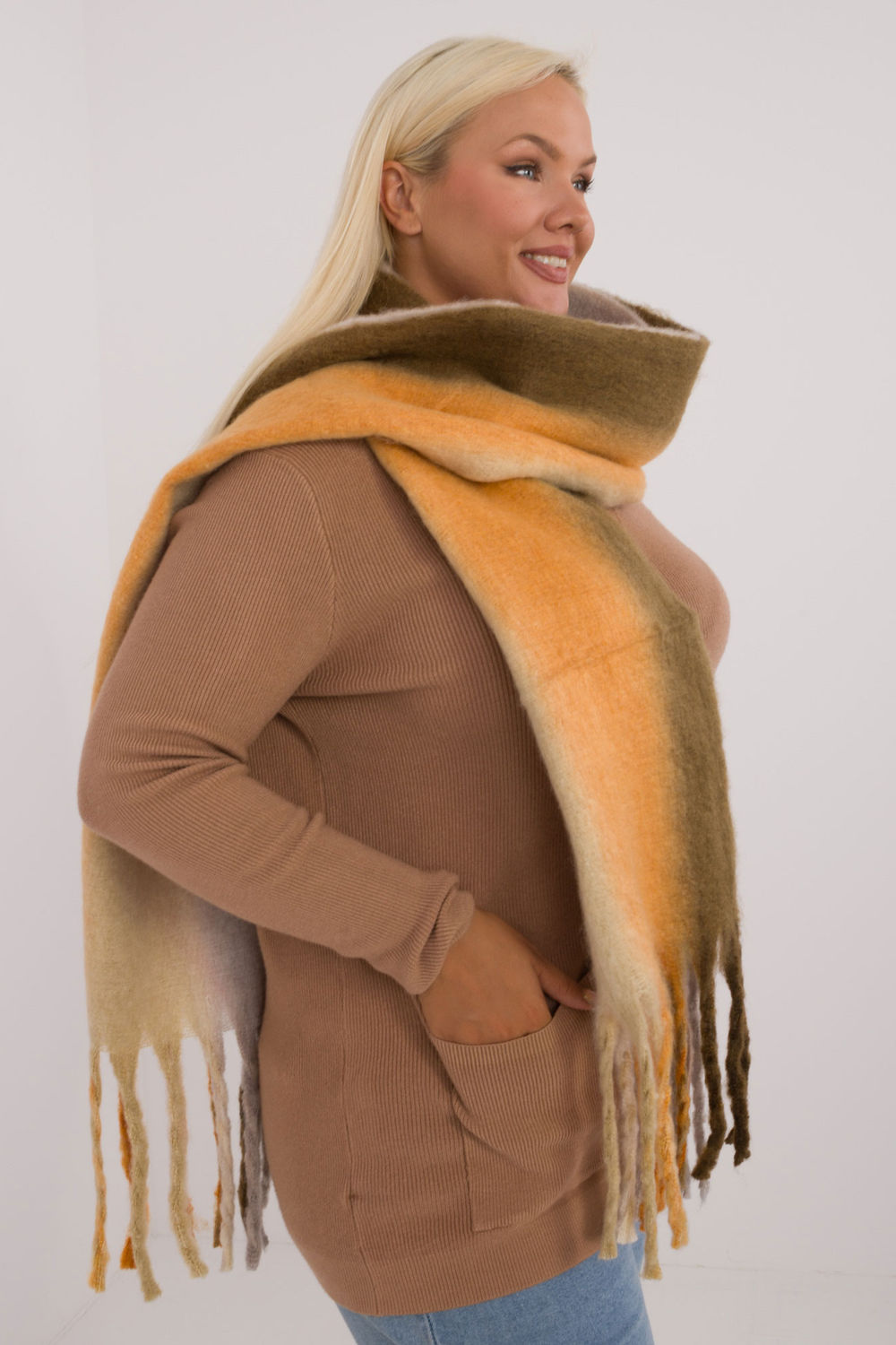 Szalik Model AT-SZ-2320.50 Khaki - AT - obrazek 2