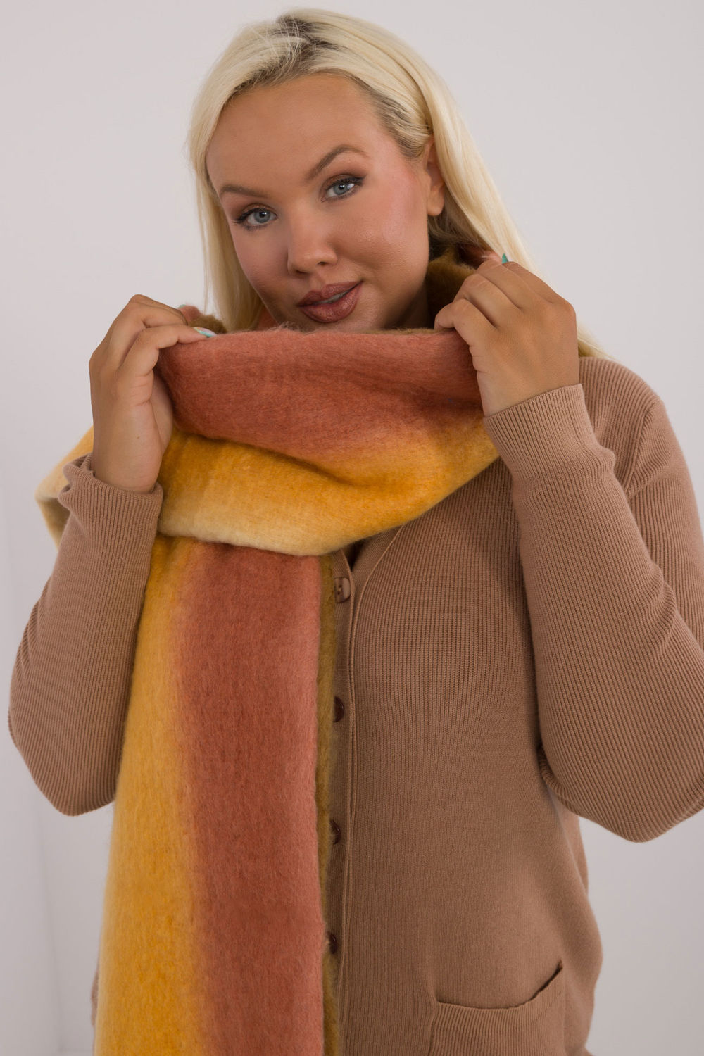 Szalik Model AT-SZ-2320.50 Orange - AT - obrazek 4