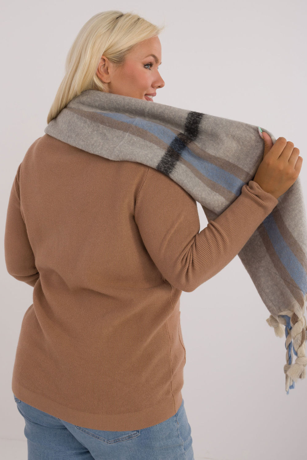 Szalik Model AT-SZ-2315.33 Grey - AT - obrazek 3