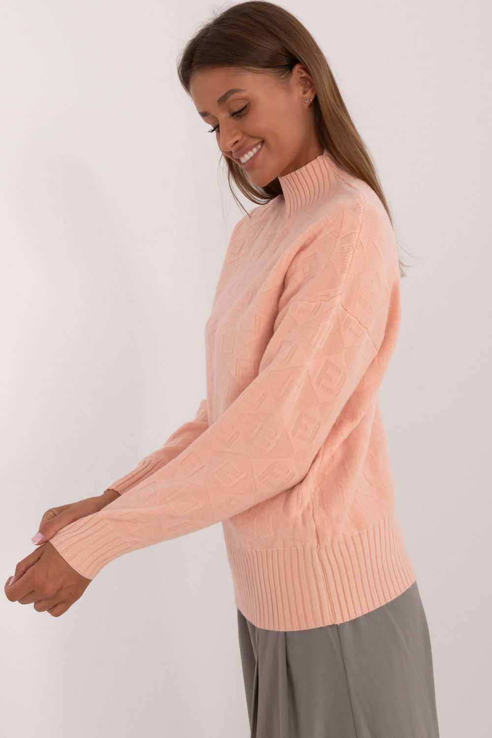Sweter Damski Model AT-SW-2339.54 Brzoskwinia - AT - obrazek 2
