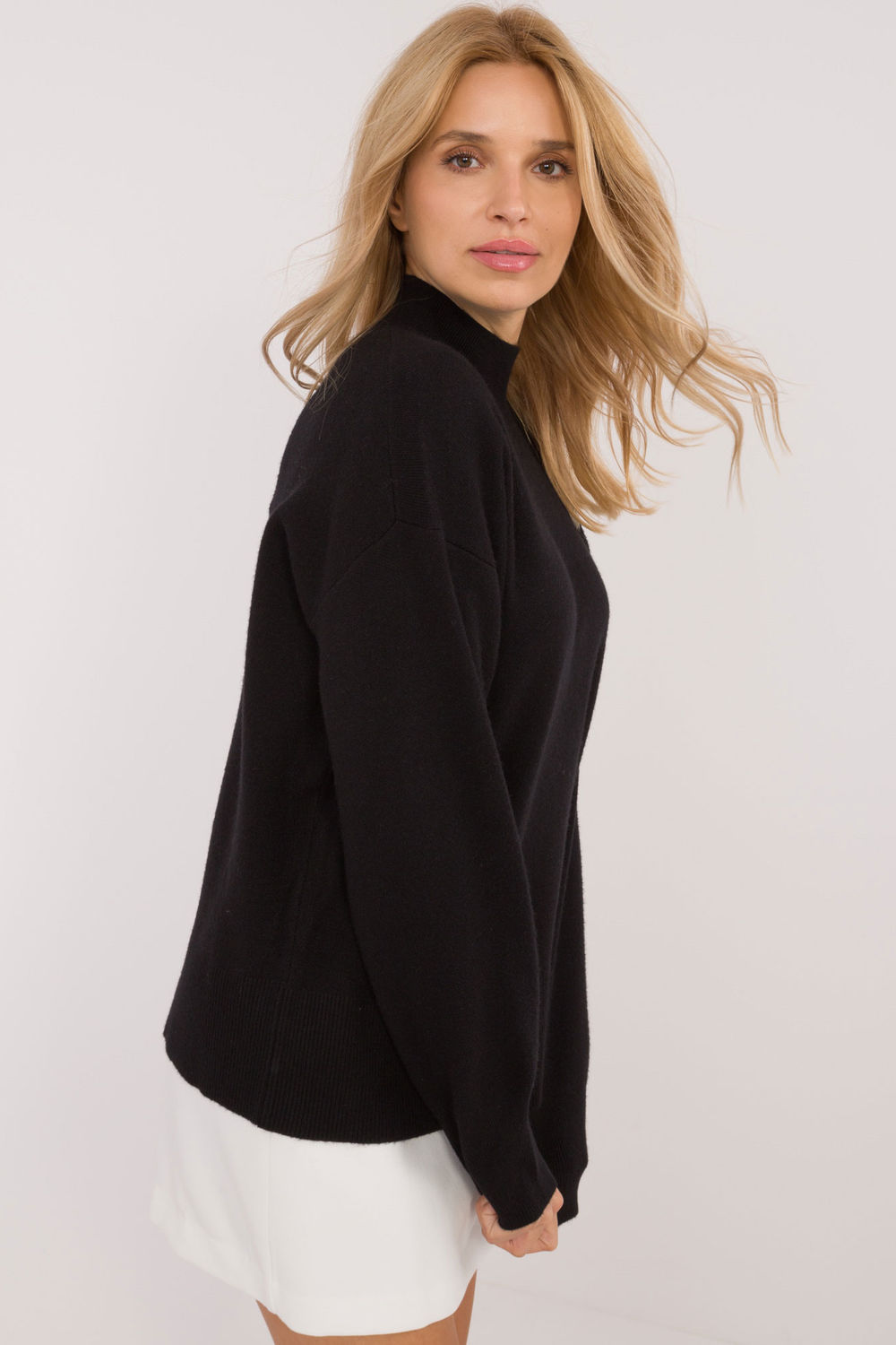 Sweter Damski Model D93111AD90910A3 Black - Sublevel - obrazek 2