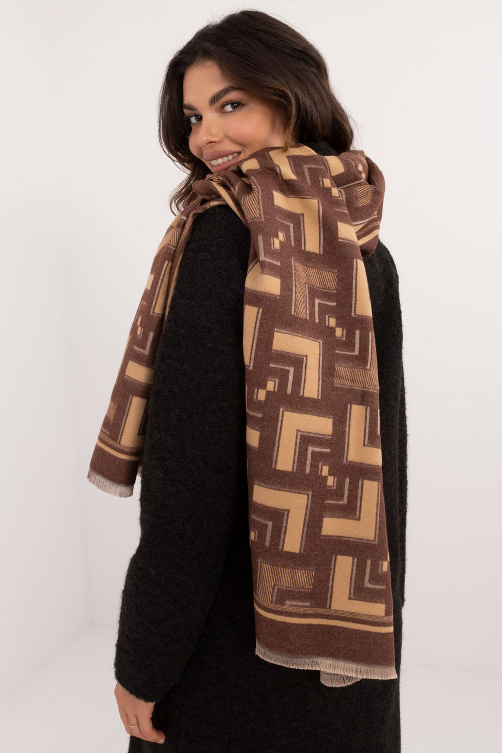 Szalik Model AT-SZ-23158.32 Brown - AT - obrazek 2