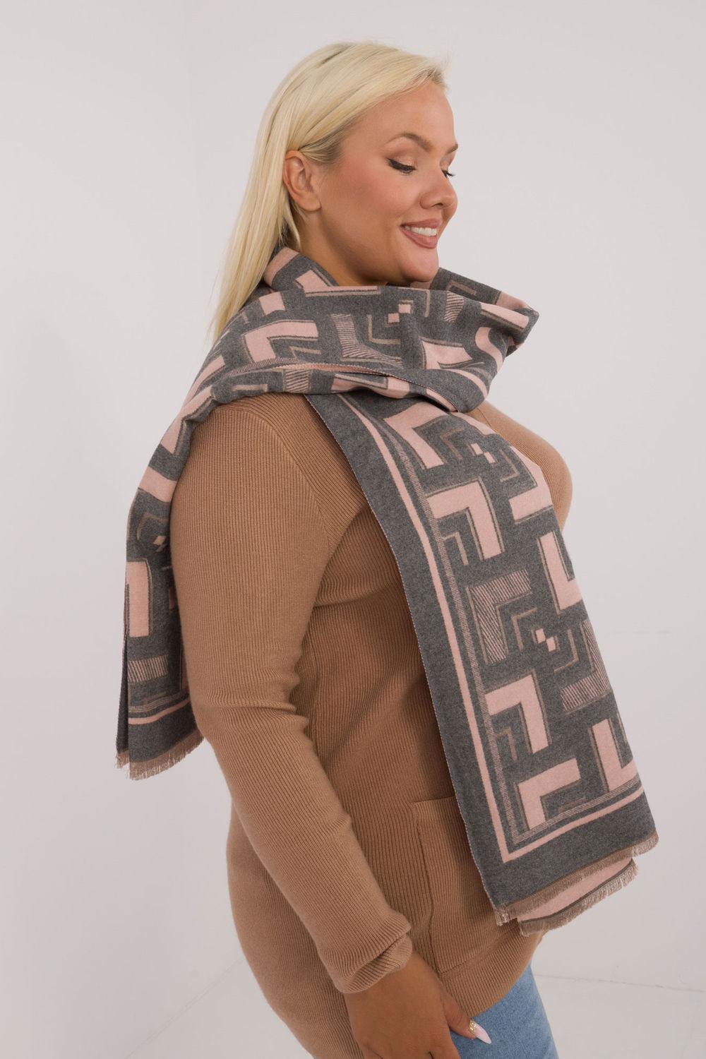 Szalik Model AT-SZ-23158.32 Grey/Pink - AT - obrazek 2