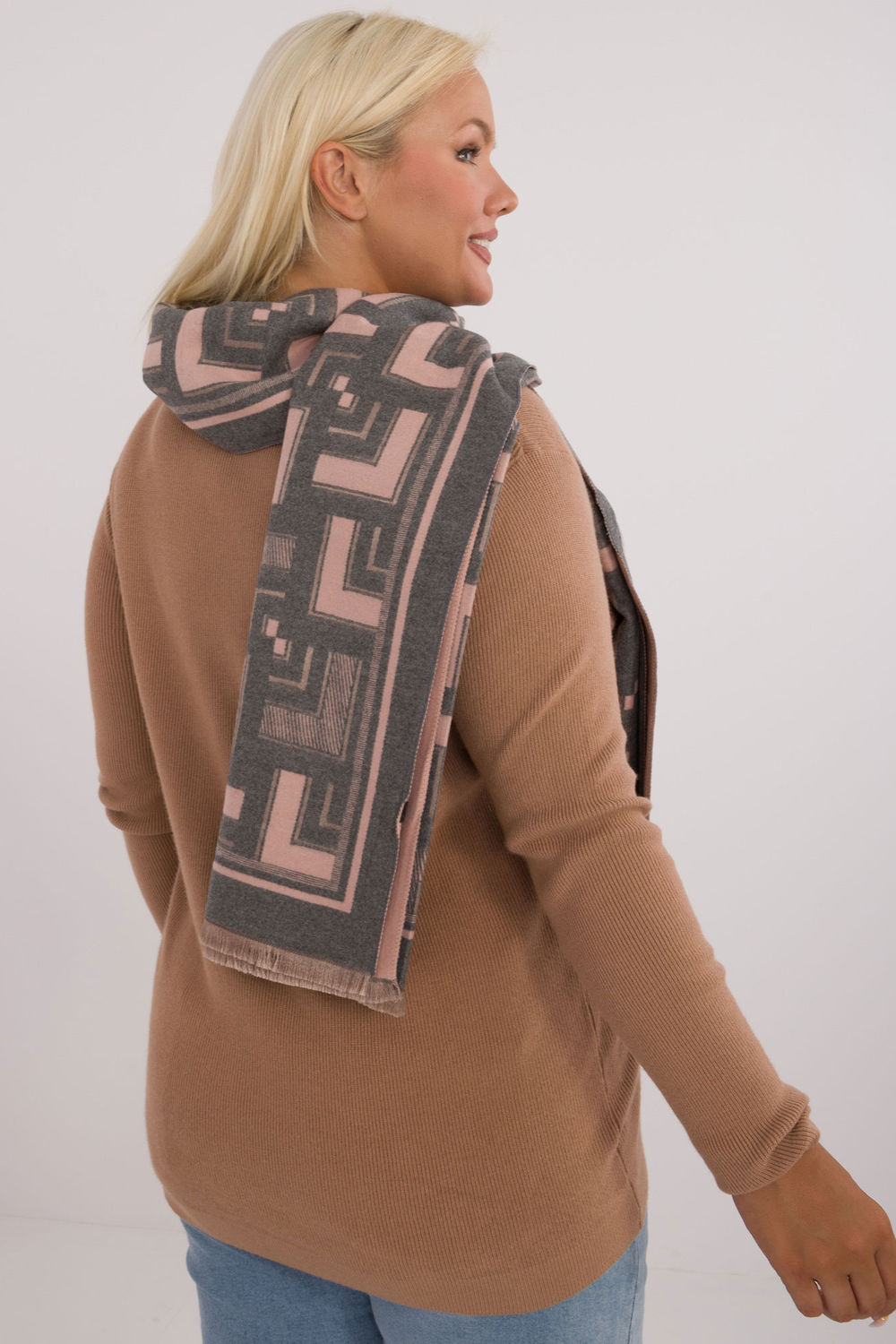Szalik Model AT-SZ-23158.32 Grey/Pink - AT - obrazek 3