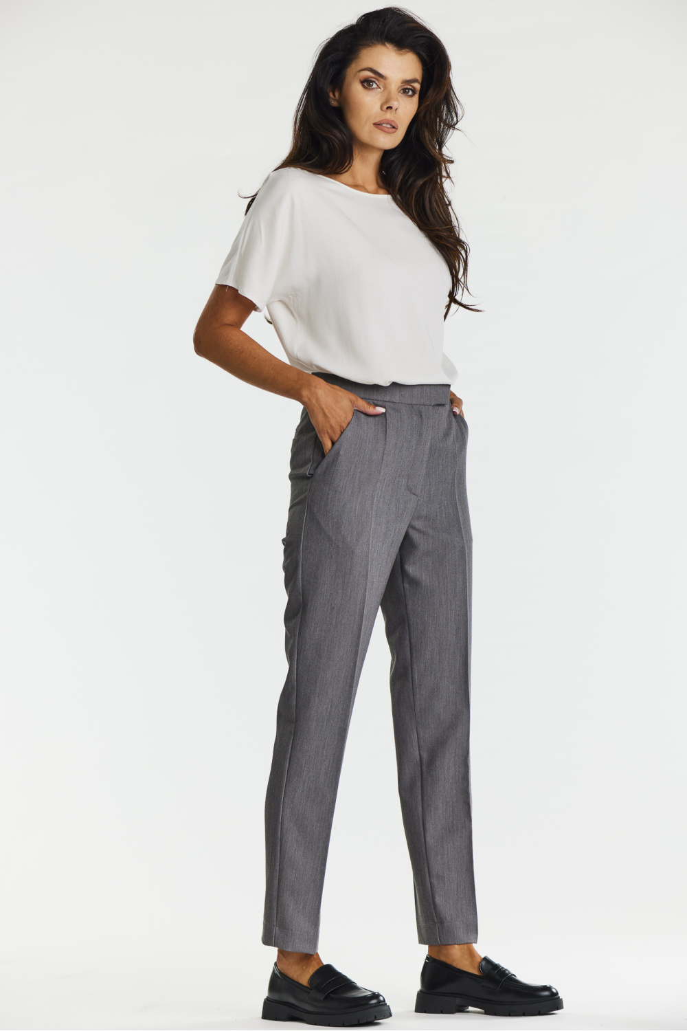 Spodnie Damskie Model A675 Grey - awama - obrazek 2