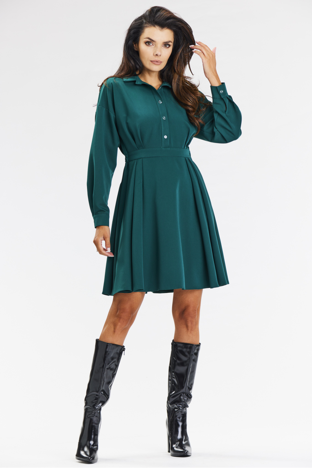 Sukienka Model A668 Bottle Green - awama - obrazek 2