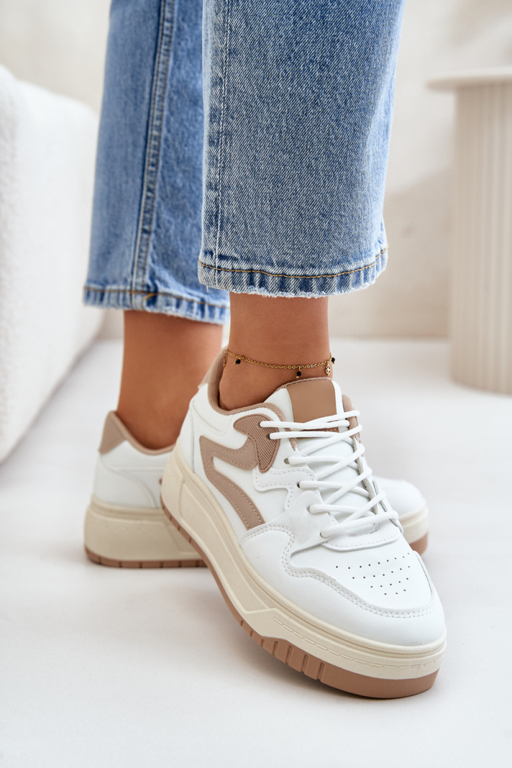 Buty Sportowe Model Henizore 1W-N3 White/Beige - Step in style - obrazek 3