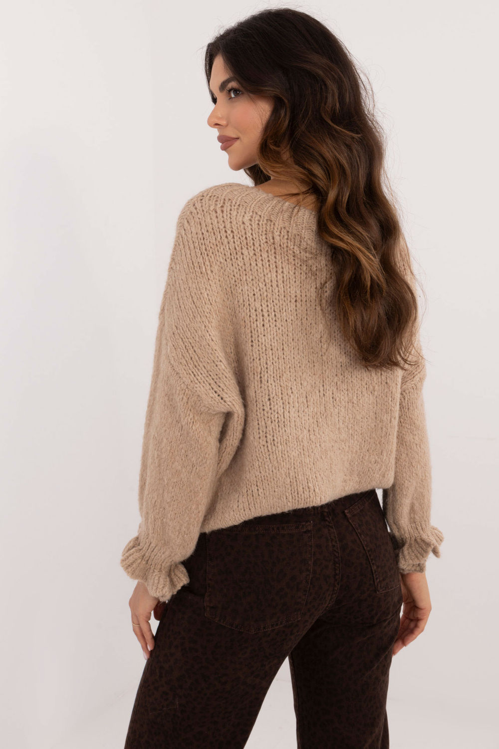 Sweter Damski Model MI-SW-2912.10X Dark Beige - Italy Moda - obrazek 3