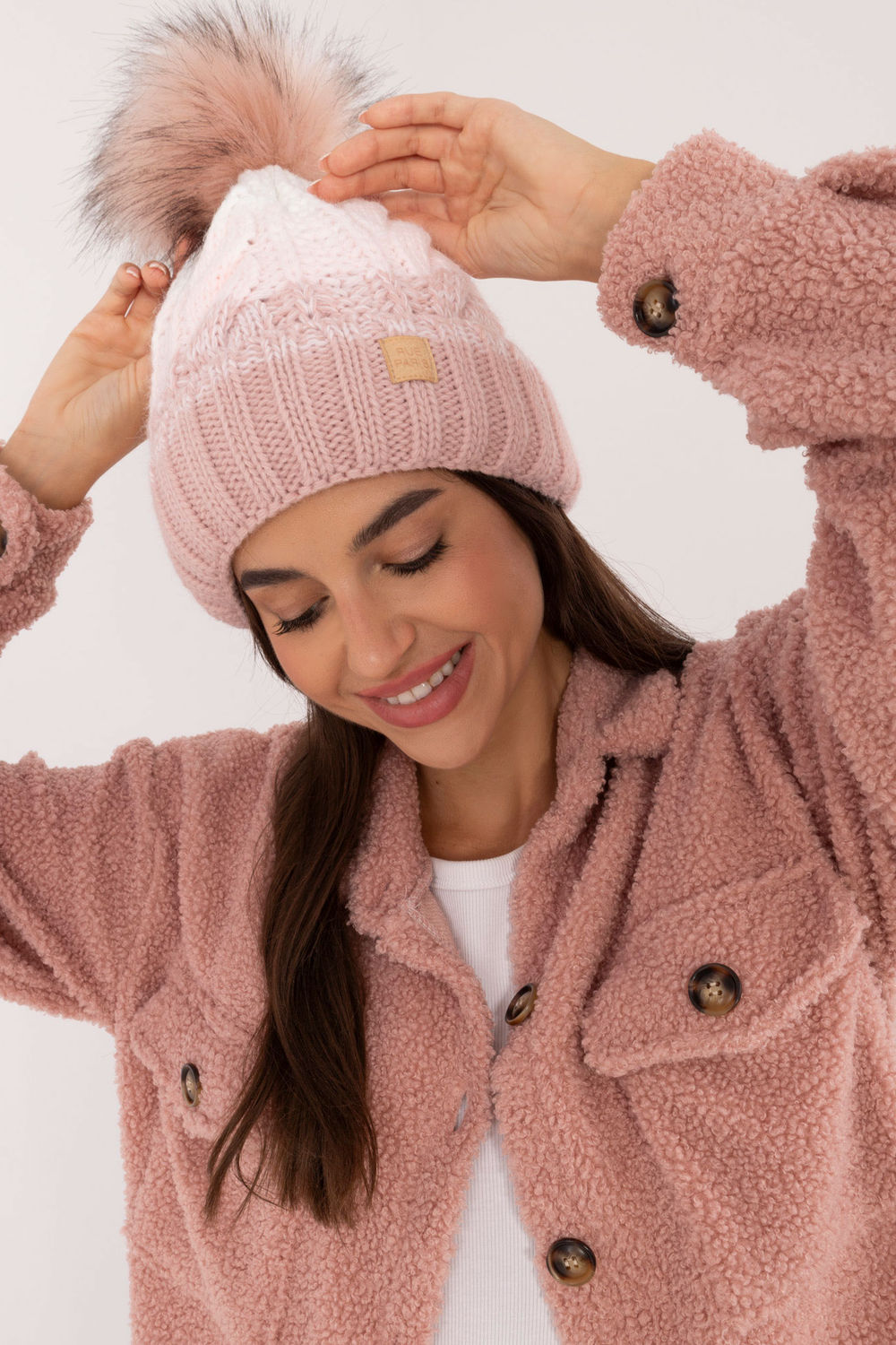 Czapka Model JK-CZ-52.31 Light Pink - Rue Paris - obrazek 4