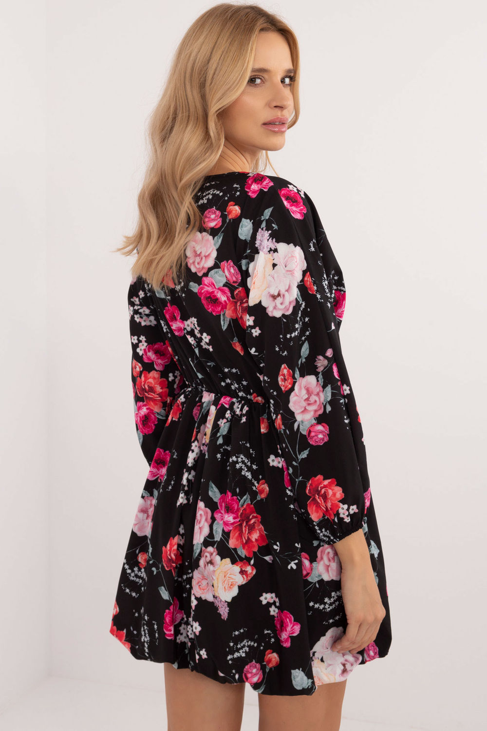 Sukienka Model DHJ-SK-19861-4.28 Black_Red - Italy Moda - obrazek 3