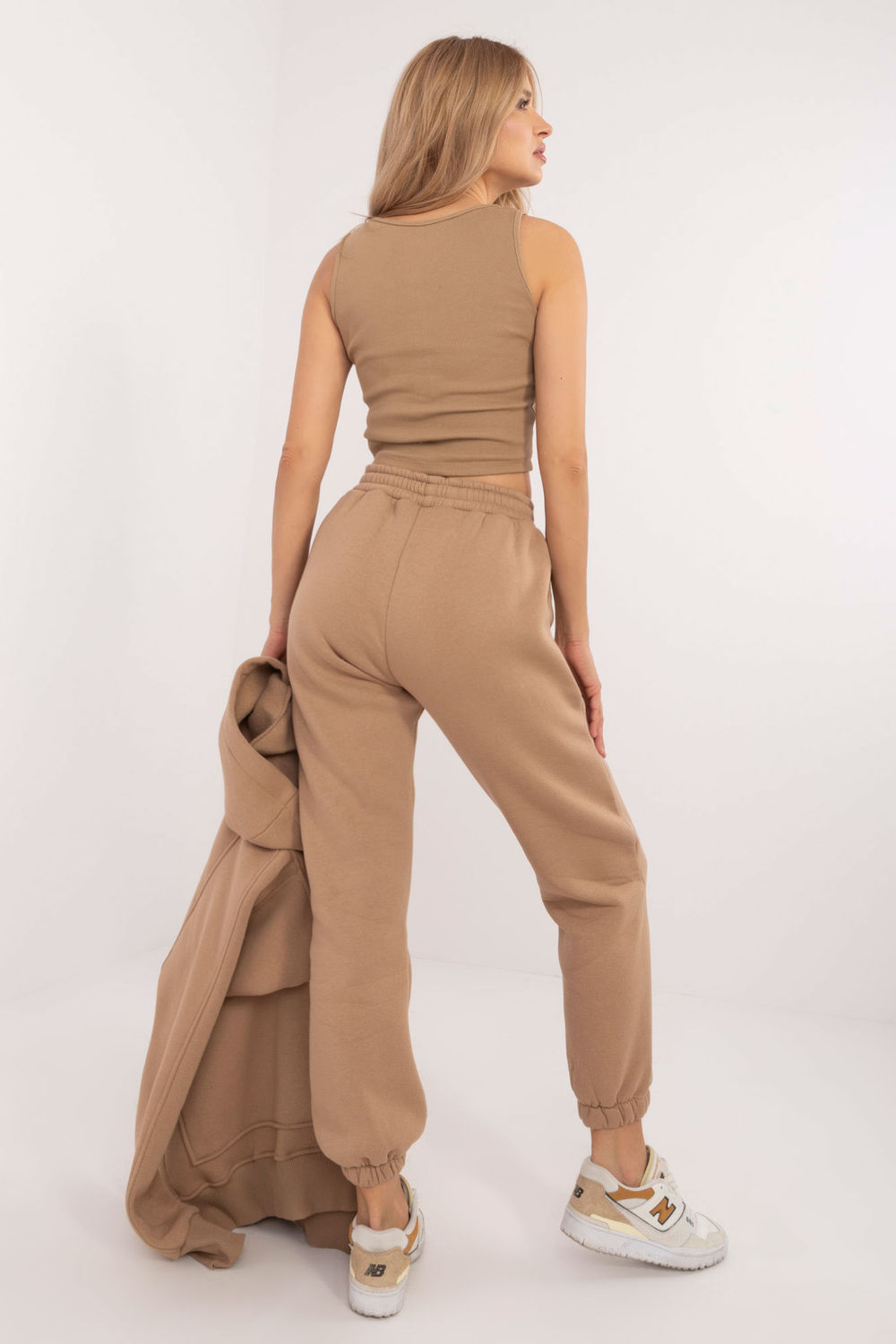 Spodnie Komplet Model EM-KMPL-847.68 Dark Beige - Factory Price - obrazek 3