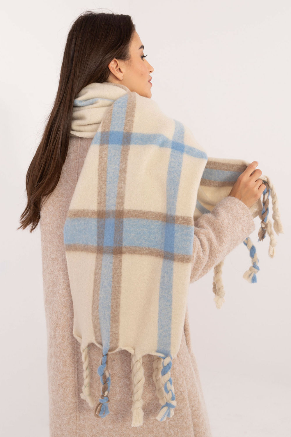 Szalik Model AT-SZ-2315.33 Light Beige - AT - obrazek 3