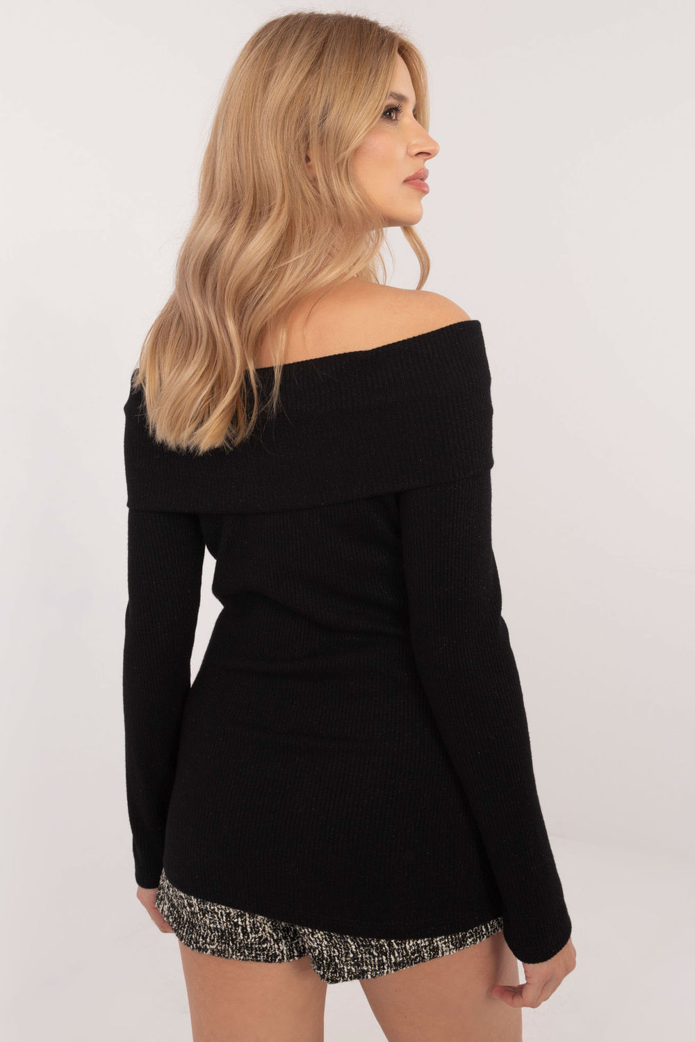 Sweter Damski Model DHJ-SW-A2449.33 Black - Italy Moda - obrazek 3