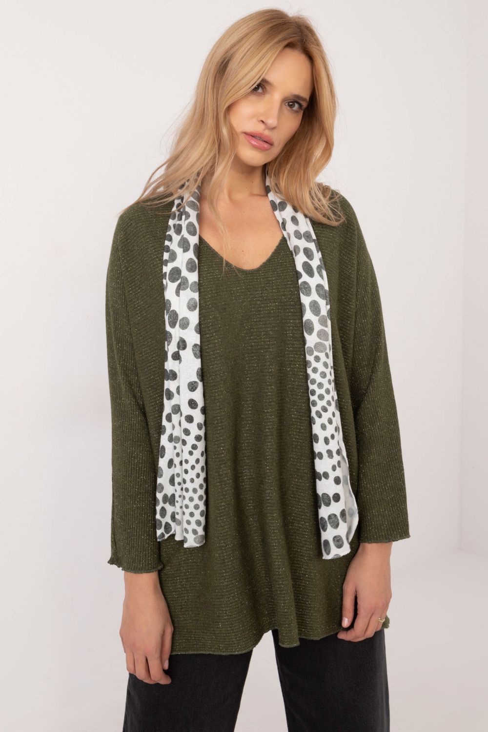 Sweter Damski Model DHJ-BZ-19226.91 Khaki - Italy Moda - obrazek 3