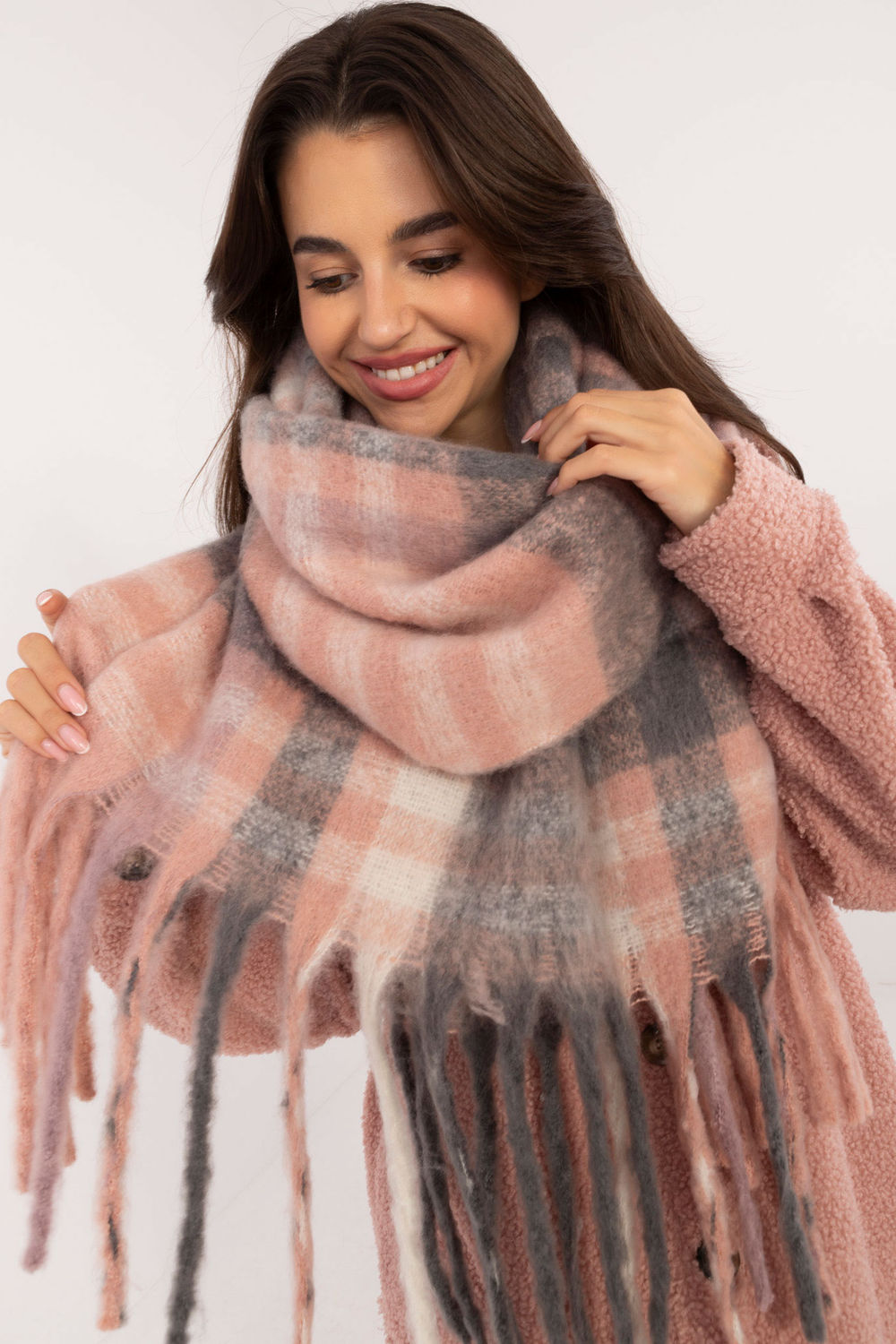 Szalik Model AT-SZ-231301.49 Grey/Pink - AT - obrazek 4