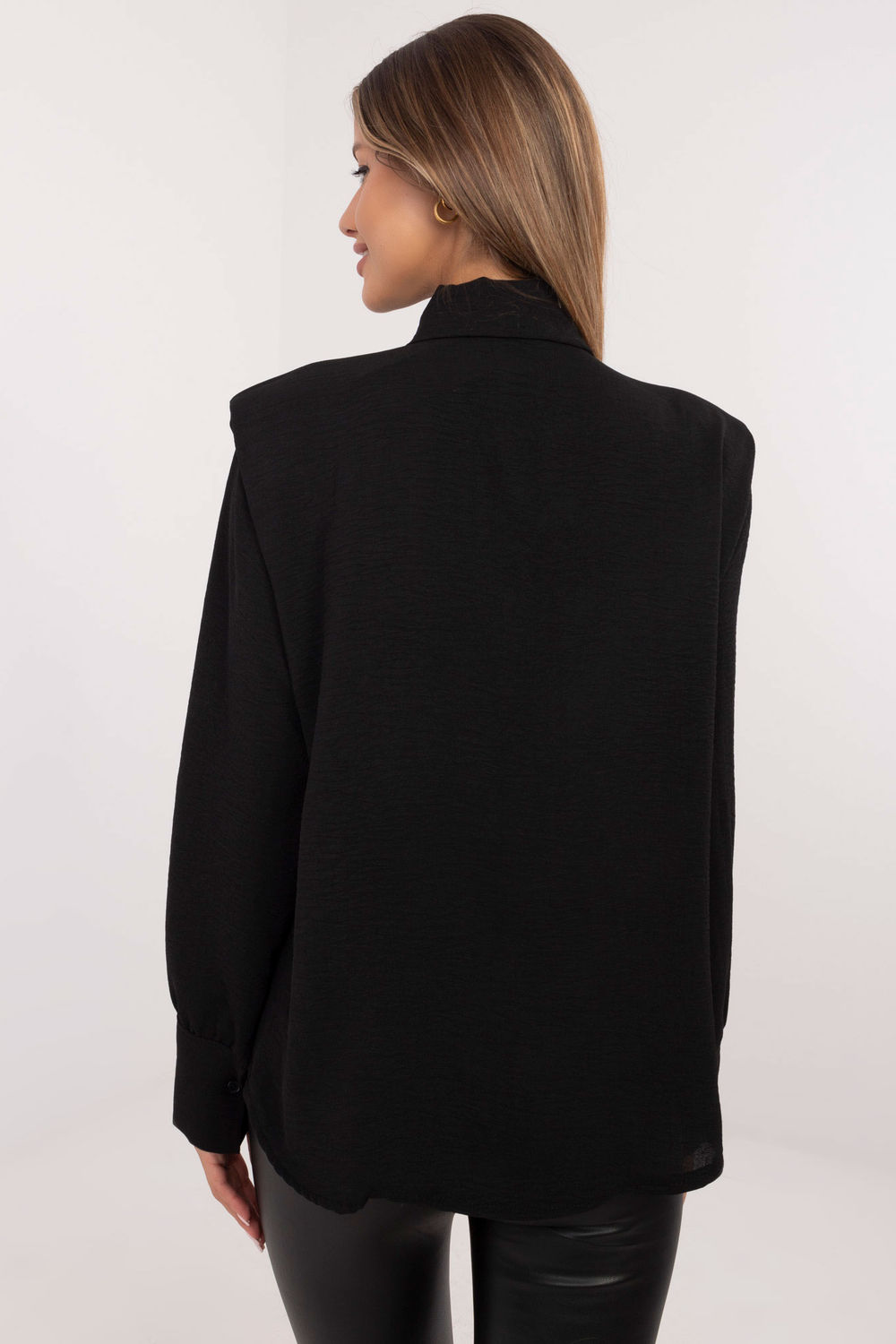 Koszula Damska Model MI-KS-61527.56 Black - Italy Moda - obrazek 3