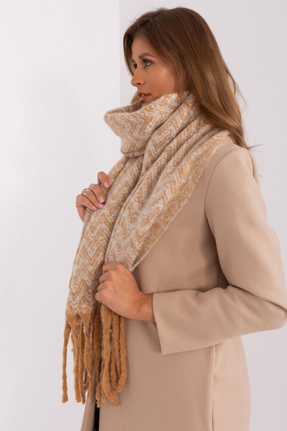 Szalik Model AT-SZ-23125.75 Light Camel - AT - obrazek 2