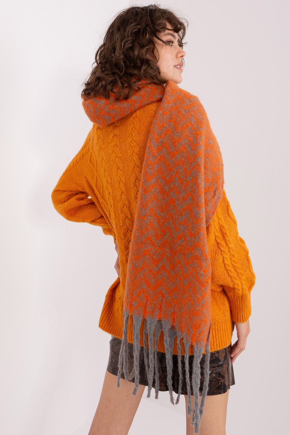 Szalik Model AT-SZ-23125.75 Light Orange - AT - obrazek 2