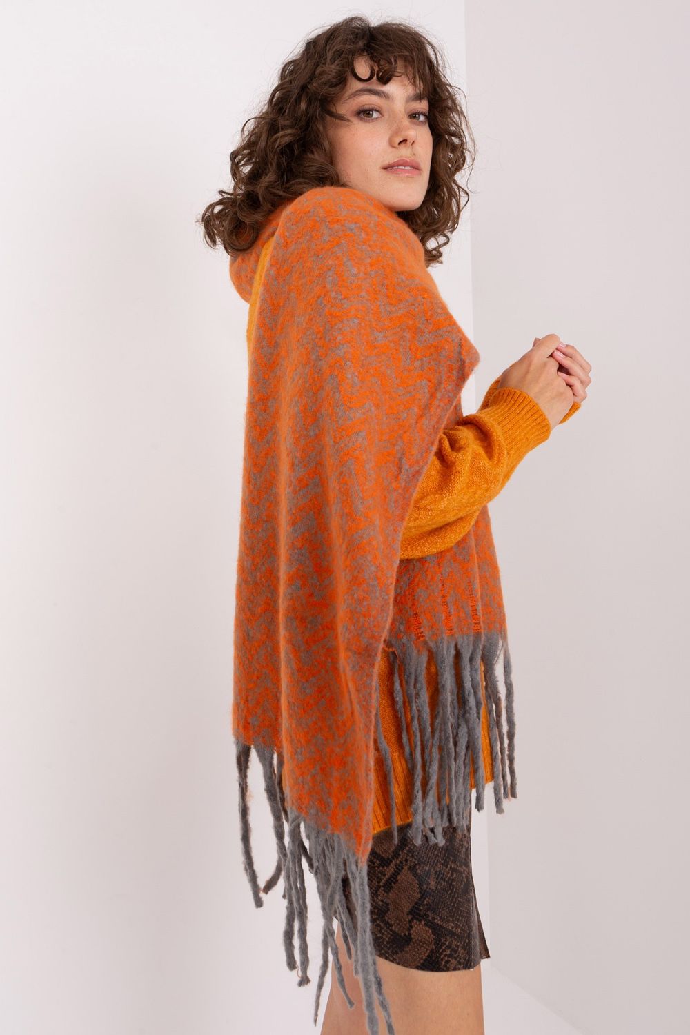 Szalik Model AT-SZ-23125.75 Light Orange - AT - obrazek 3