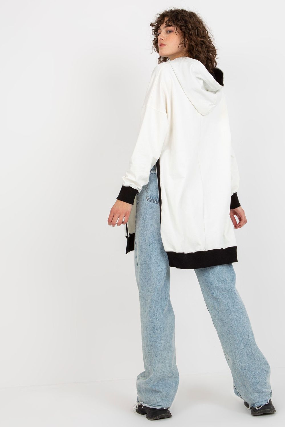 Bluza Damska Model VI-BL-327.70P Ecru - Factory Price - obrazek 3