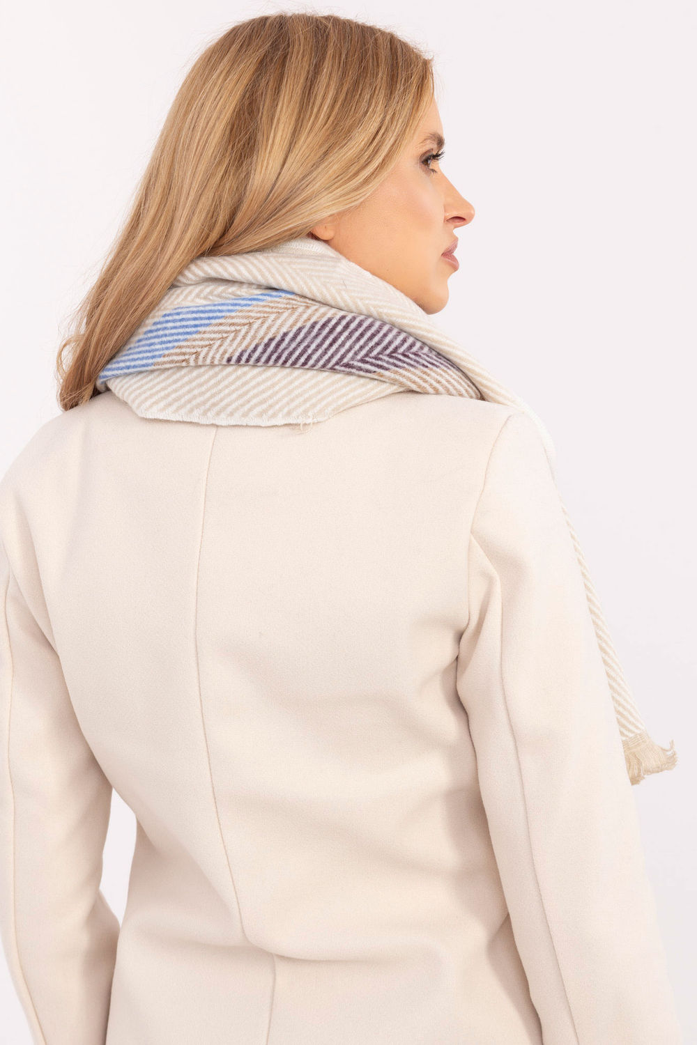 Szalik Model AT-SZ-18301.37 Beige - AT - obrazek 3